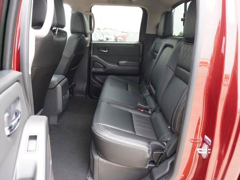 Used 2024 Nissan Frontier SL RWD image 20