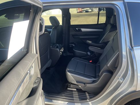 Used 2025 Buick Enclave Preferred image 13