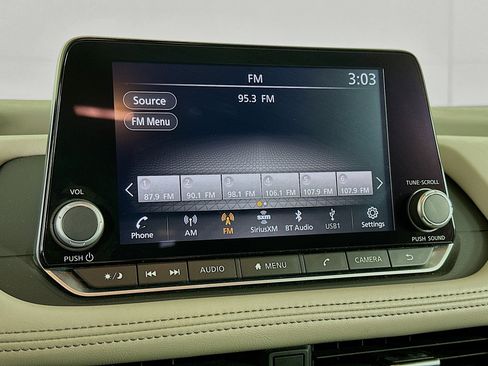 Used 2025 Nissan Rogue SV image 21