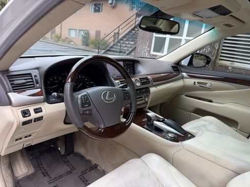Used 2014 Lexus LS 460 image 9