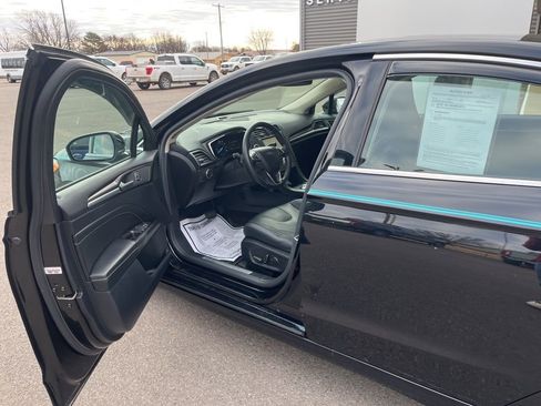 Used 2020 Ford Fusion Titanium AWD/4WD image 10