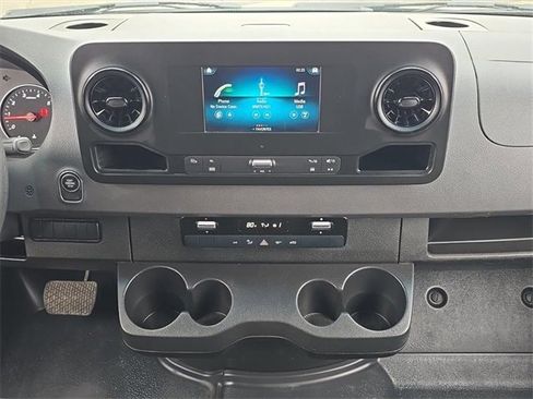 Used 2023 Mercedes-Benz Sprinter 2500 image 15
