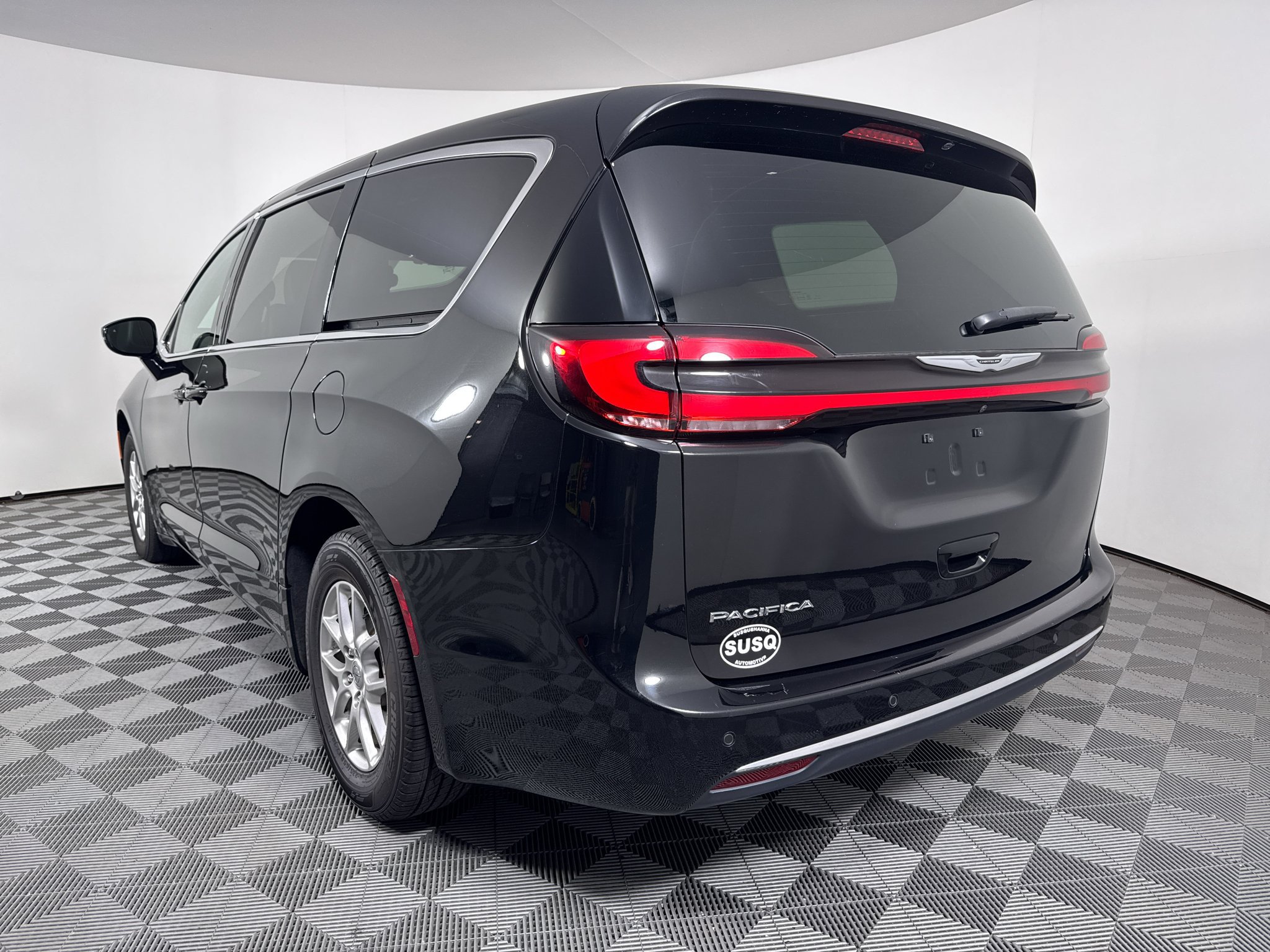 Used 2025 Chrysler Pacifica Select FWD image 22