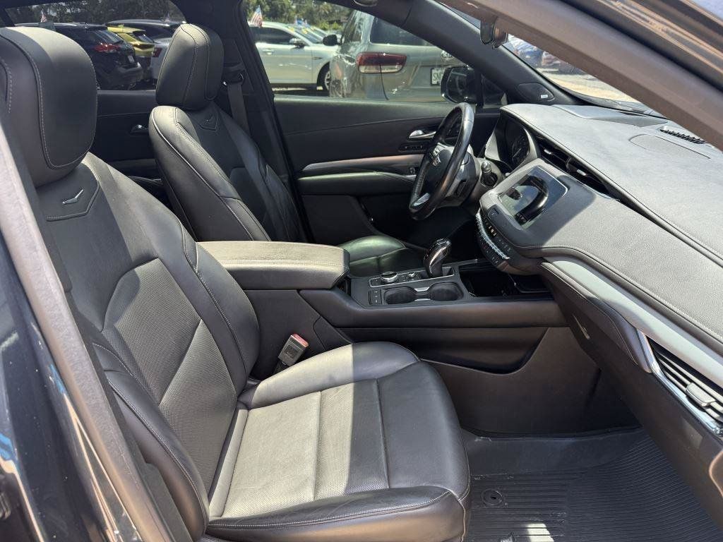 Used 2019 Cadillac XT4 Premium Luxury w/ Technology Package FWD image 14