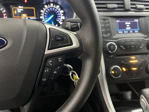 Used 2015 Ford Fusion SE image 27