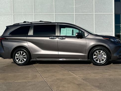 Certified 2024 Toyota Sienna XLE image 3