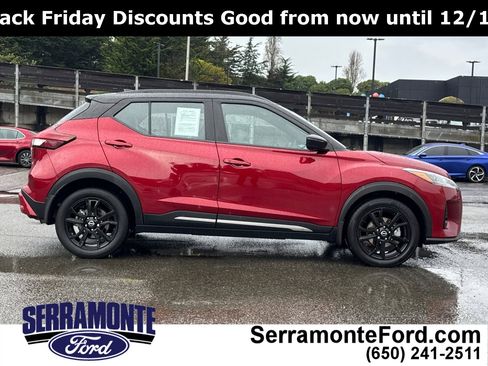 Used 2023 Nissan Kicks SR w/ SR Premium Package image 3