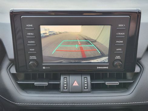 Used 2021 Toyota RAV4 XLE Premium image 20