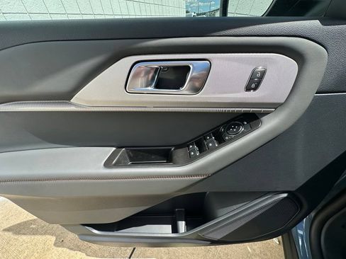 New 2026 Ford Explorer Active AWD/4WD image 17