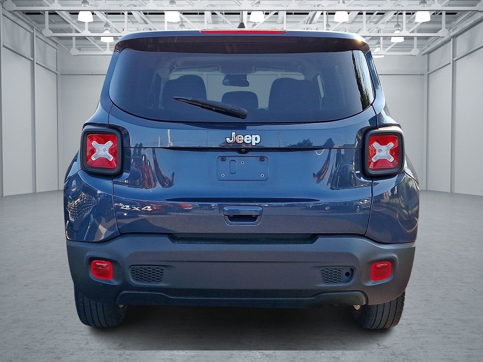 Used 2023 Jeep Renegade Latitude AWD/4WD image 5