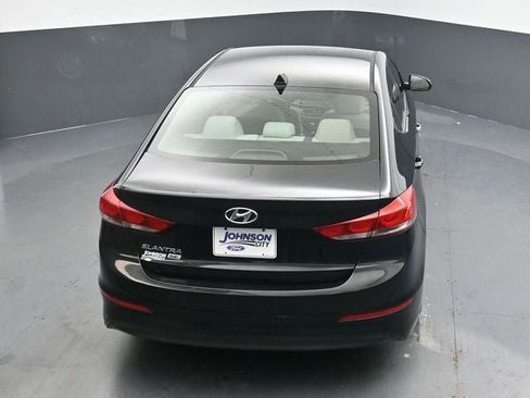 Used 2017 Hyundai Elantra SE image 25
