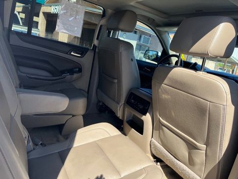 Used 2019 Chevrolet Suburban LT image 35