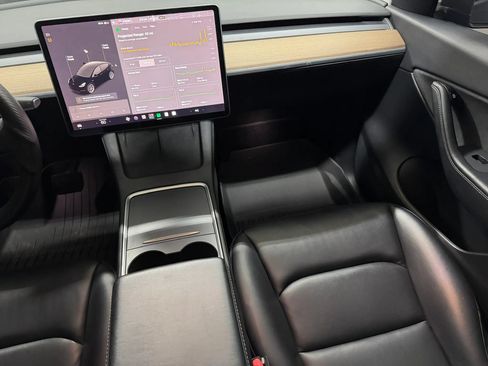 Used 2021 Tesla Model Y Long Range AWD/4WD image 23