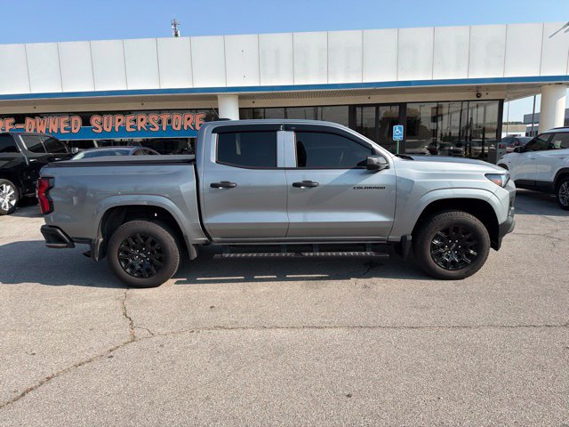 Used 2026 Chevrolet Colorado W/T RWD image 2
