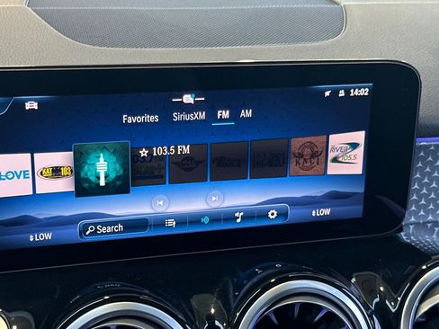 New 2025 Mercedes-Benz GLB 250 image 18