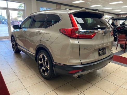 Used 2018 Honda CR-V Touring image 3