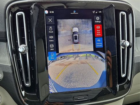 New 2026 Volvo XC40 B5 Plus w/ Protection Package Premier image 26