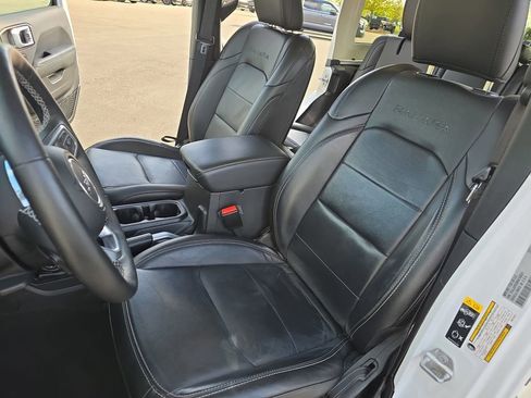 Used 2021 Jeep Wrangler Unlimited Sahara w/ Cold Weather Group AWD/4WD image 17