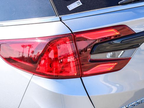 New 2026 Honda Odyssey Touring image 7