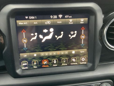 Used 2020 Jeep Wrangler Unlimited Sahara image 38