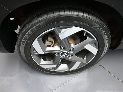 Certified 2024 Hyundai Venue SEL FWD image 12