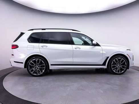Used 2023 BMW X7 xDrive40i w/ M Sport Package AWD/4WD image 43