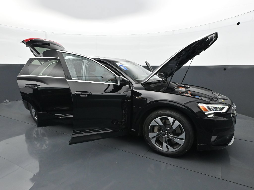 Used 2023 Audi e-tron Premium AWD/4WD image 36