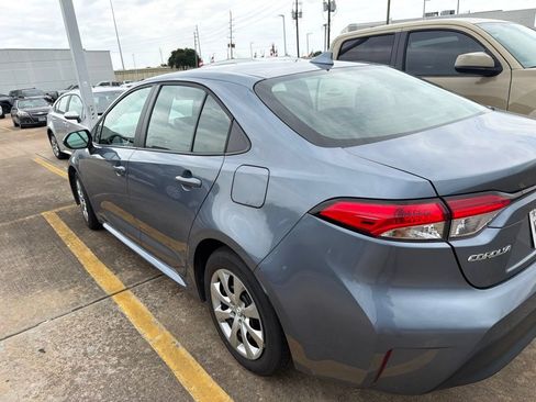 Used 2025 Toyota Corolla LE FWD image 4