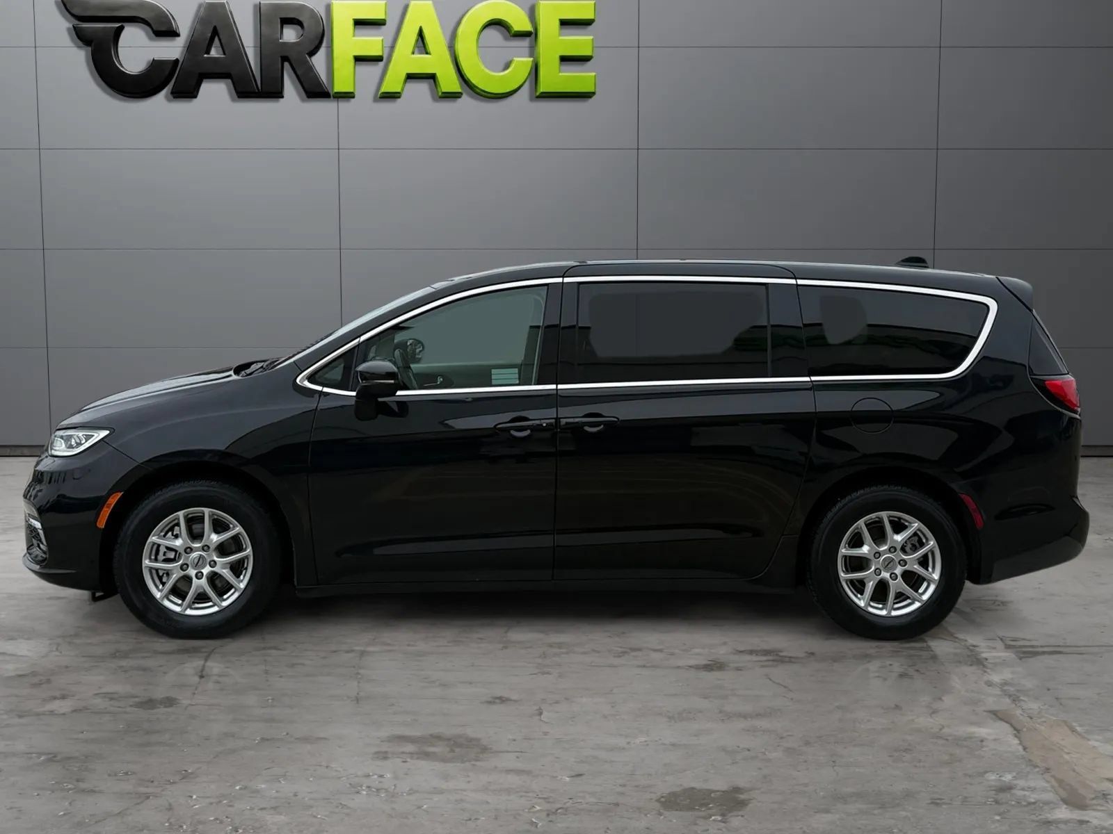 Used 2023 Chrysler Pacifica Touring-L FWD image 7