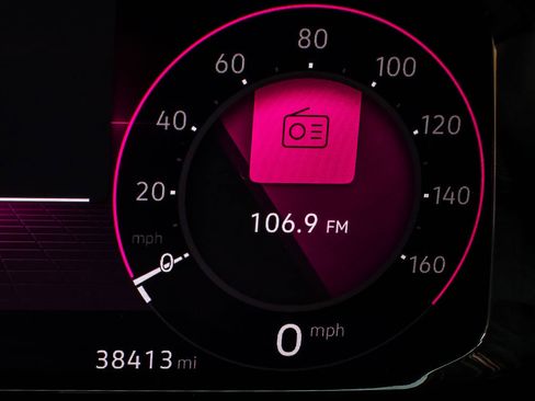 Used 2024 Volkswagen Atlas Peak Edition SE image 21