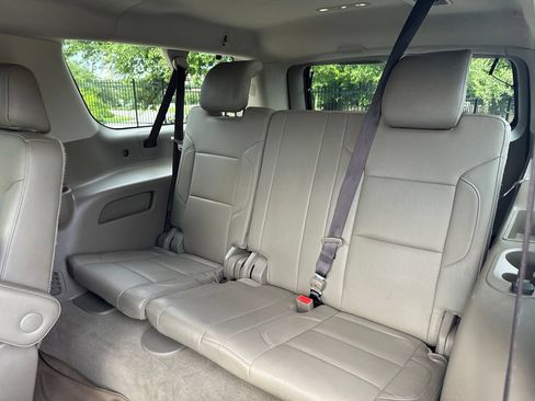 Used 2020 GMC Yukon XL SLT w/ Premium Edition RWD image 36