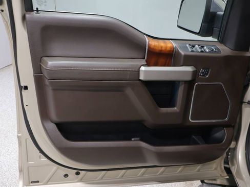 Used 2018 Ford F150 King Ranch w/ Equipment Group 601A Luxury AWD/4WD image 13