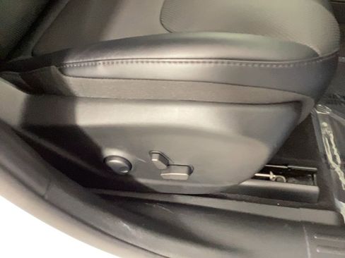 Used 2022 Jeep Cherokee Limited w/ Elite Package image 10