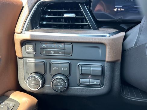 New 2026 Chevrolet Suburban High Country RWD image 55