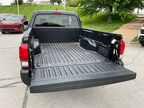 Used 2020 Toyota Tacoma SR RWD image 5