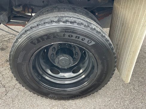 Used 2017 Ford F550 2WD Regular Cab Super Duty image 9