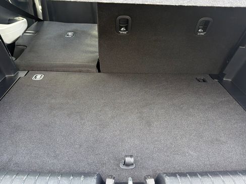 Used 2025 Hyundai Venue SEL image 14