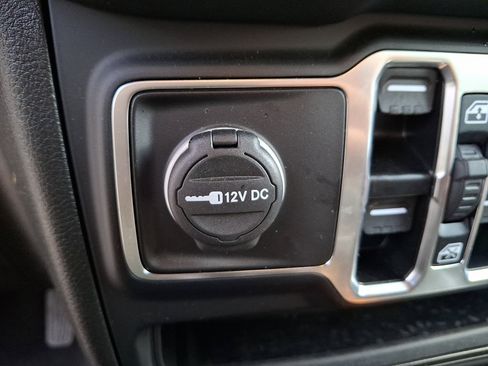 Used 2025 Jeep Wrangler Unlimited Sahara w/ Safety Group image 23