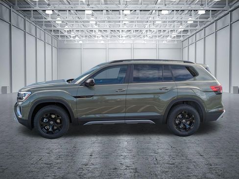 New 2026 Volkswagen Atlas Peak Edition image 2