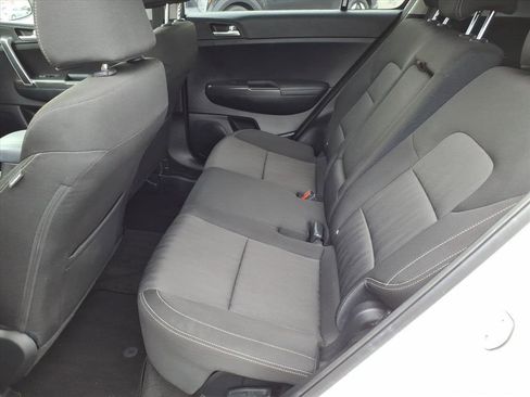 Used 2020 Kia Sportage LX image 12