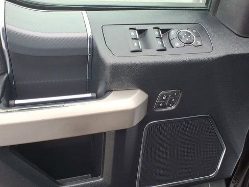 Used 2020 Ford F150 Lariat image 14