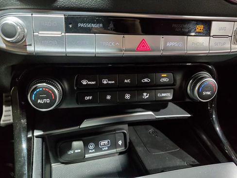 Used 2021 Kia Stinger GT image 29