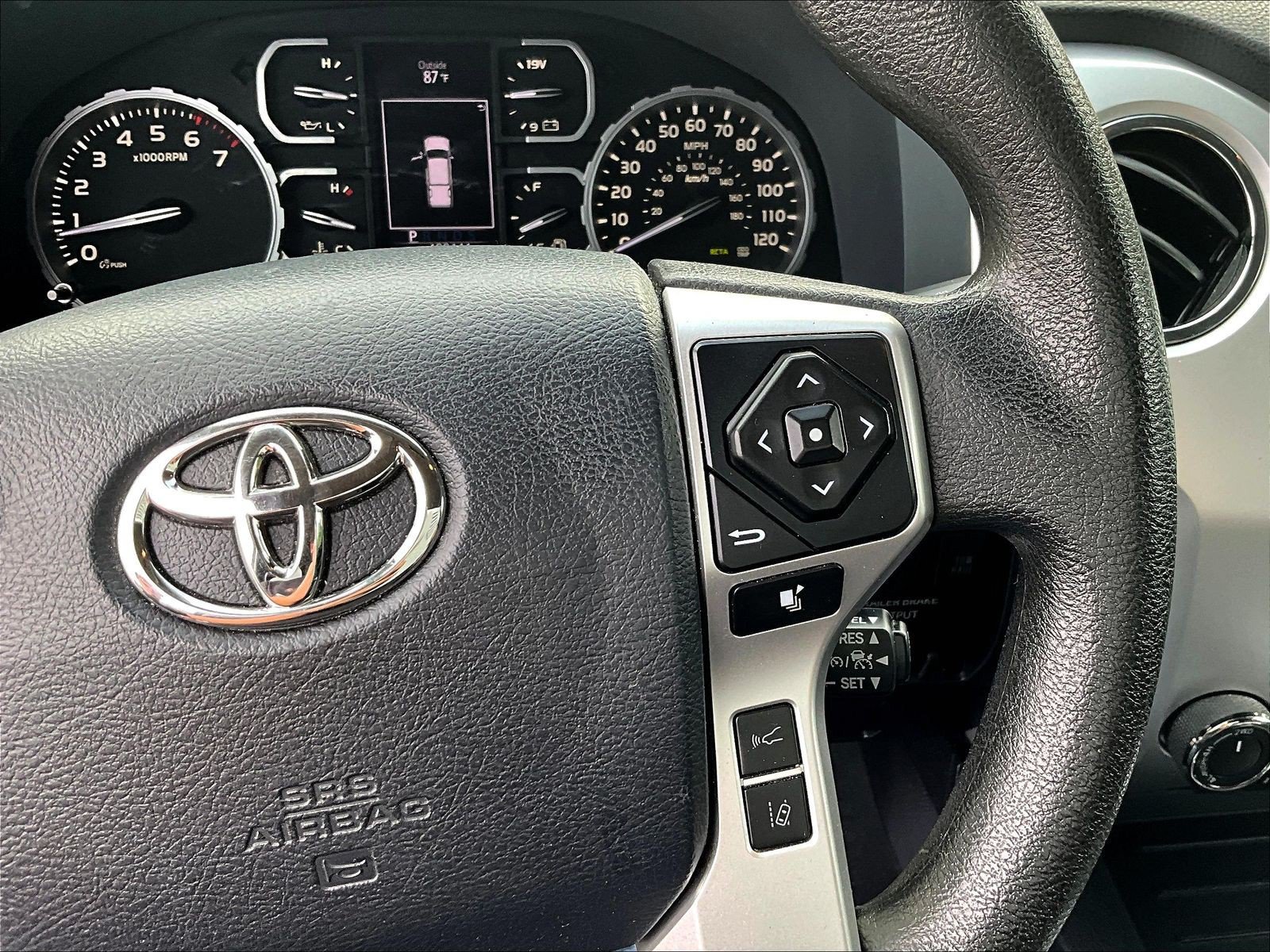 Used 2020 Toyota Tundra SR5 w/ SR5 Convenience Package AWD/4WD image 13