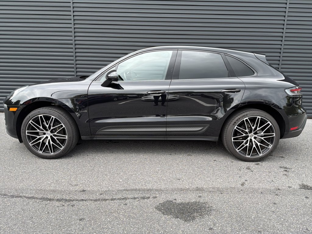 Certified 2026 Porsche Macan AWD/4WD image 2