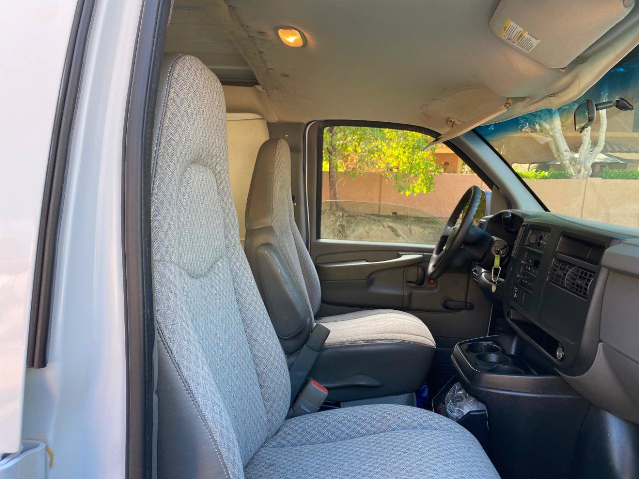 Used 2006 GMC Savana 2500 Extended RWD image 32