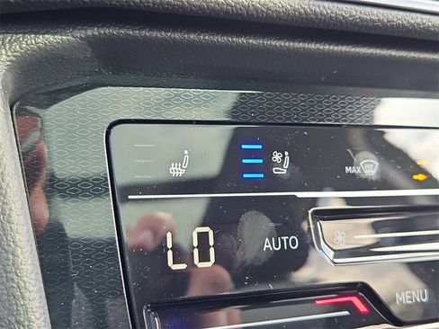 New 2025 Volkswagen Taos SEL image 12