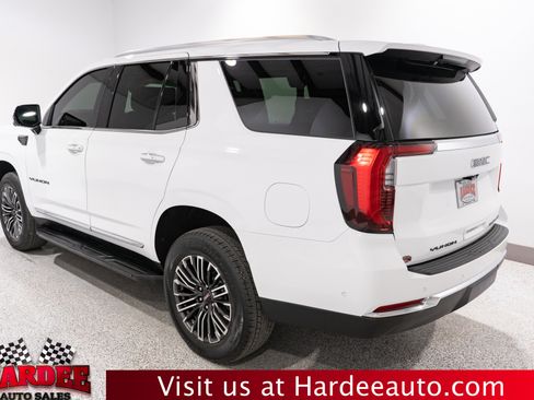 Used 2025 GMC Yukon Elevation w/ Elevation Premium Package AWD/4WD image 3