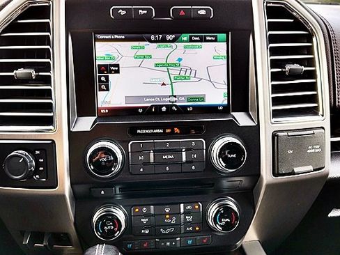 Used 2015 Ford F150 Platinum w/ Equipment Group 701A Luxury AWD/4WD image 19