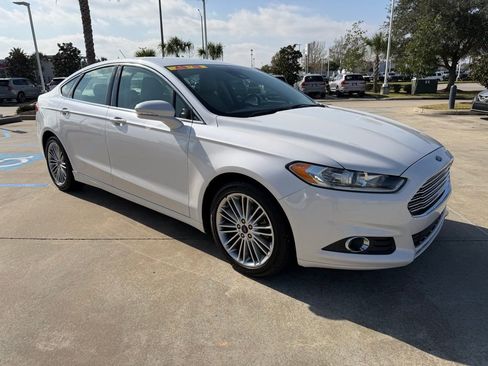 Used 2014 Ford Fusion SE w/ Equipment Group 202A image 7