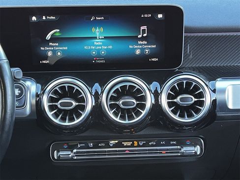 Used 2021 Mercedes-Benz GLB 250 image 15